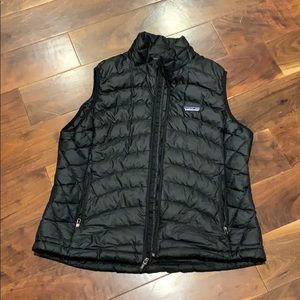 Patagonia women’s down sweater puffy vest size L